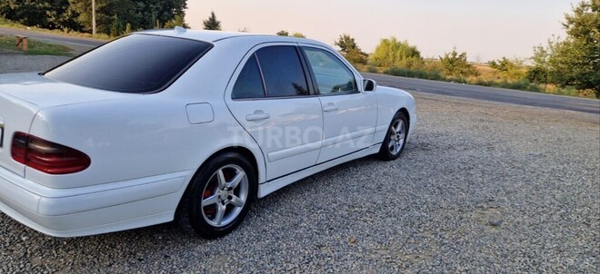 Mercedes E 220 d 2001, 334,848 km - 2.2 l - Masallı