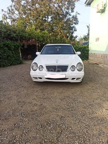 Mercedes E 220 d 2001, 334,848 km - 2.2 l - Masallı