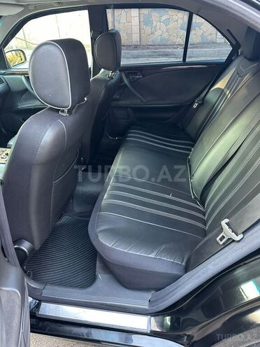 Mercedes E 240 1999, 351,000 km - 2.4 л - Tovuz