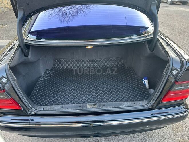Mercedes E 240 1999, 351,000 km - 2.4 л - Tovuz
