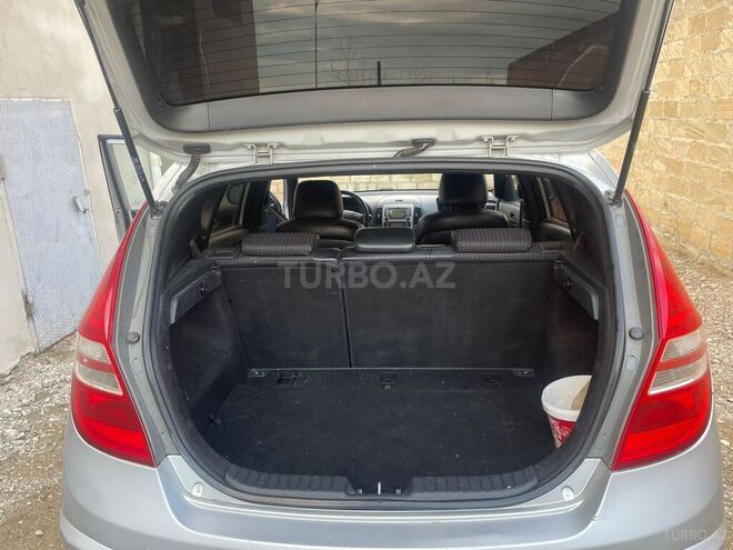 Hyundai i30 2009, 250,000 km - 2.0 л - Siyəzən