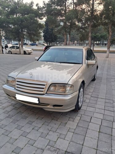Mercedes C 200 1995, 260,000 km - 2.0 l - Sumqayıt