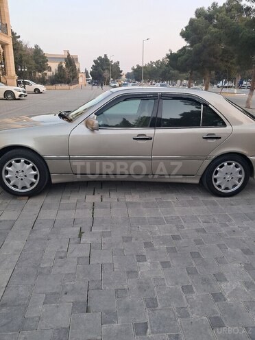 Mercedes C 200 1995, 260,000 km - 2.0 l - Sumqayıt