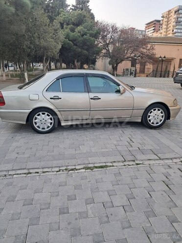 Mercedes C 200 1995, 260,000 km - 2.0 l - Sumqayıt