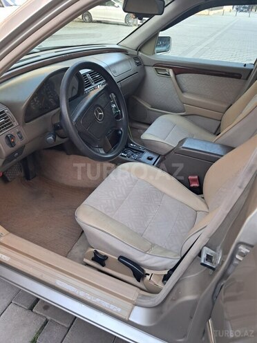 Mercedes C 200 1995, 260,000 km - 2.0 l - Sumqayıt