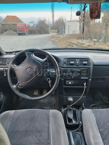Opel Vectra 1994, 245,666 km - 2.0 l - Qax