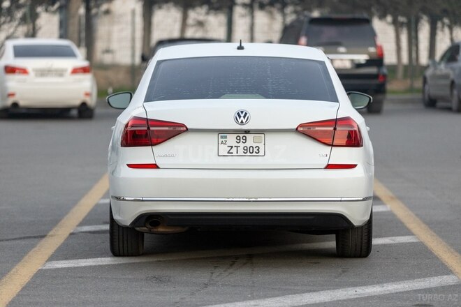 Volkswagen Passat 2017, 104,000 km - 1.8 л - Bakı