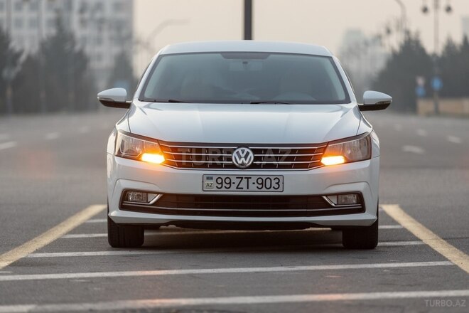 Volkswagen Passat 2017, 104,000 km - 1.8 л - Bakı
