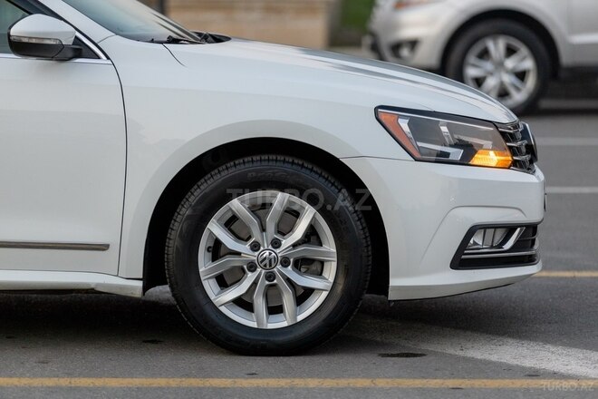 Volkswagen Passat 2017, 104,000 km - 1.8 л - Bakı