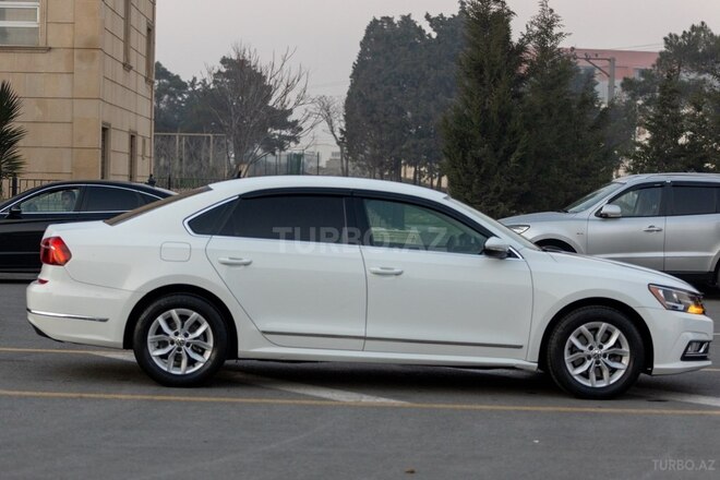 Volkswagen Passat 2017, 104,000 km - 1.8 л - Bakı