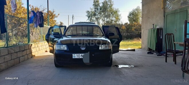 Volkswagen Passat 2000, 475,797 km - 1.8 l - Yevlax