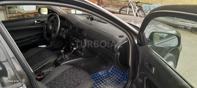 Volkswagen Passat 2000, 475,797 km - 1.8 l - Yevlax