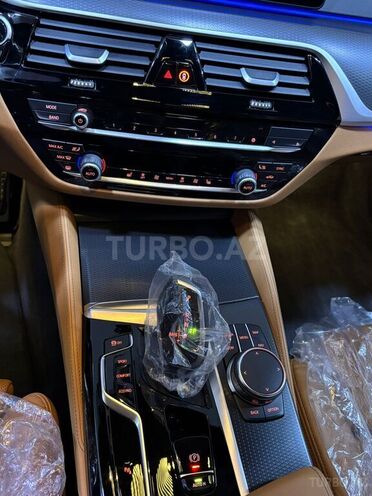 BMW 530e 2022, 427 km - 2.0 l - Bakı
