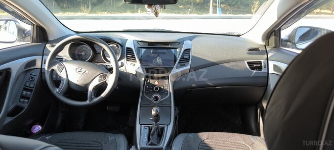 Hyundai Elantra 2015, 195,000 km - 1.6 l - Qusar