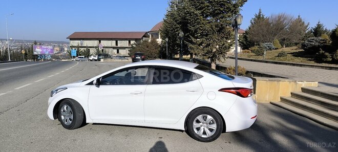 Hyundai Elantra 2015, 195,000 km - 1.6 l - Qusar