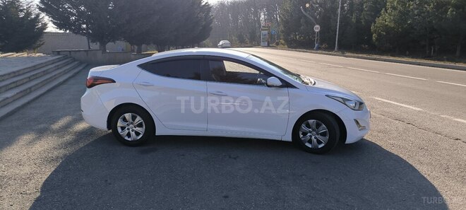 Hyundai Elantra 2015, 195,000 km - 1.6 l - Qusar