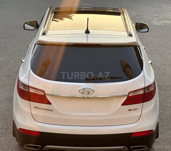 Hyundai Grand Santa Fe-8