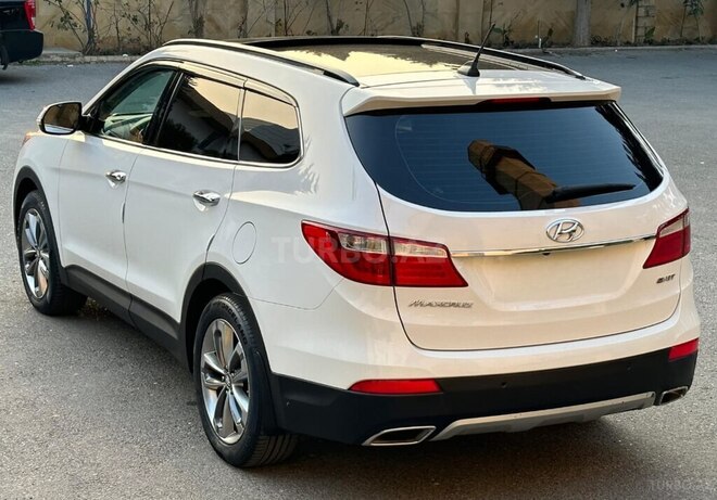 Hyundai Grand Santa Fe-7