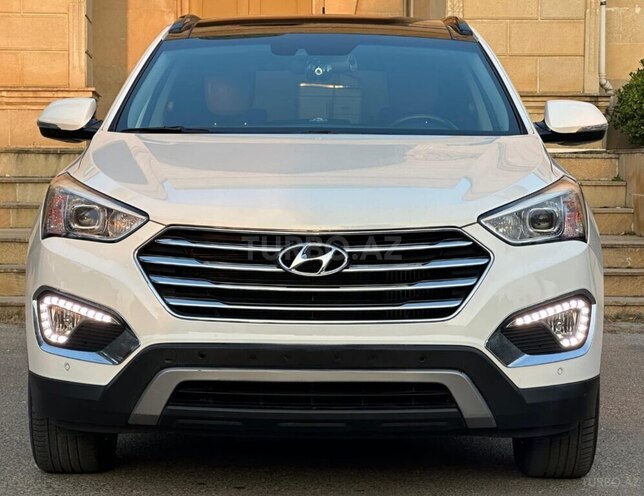 Hyundai Grand Santa Fe-11