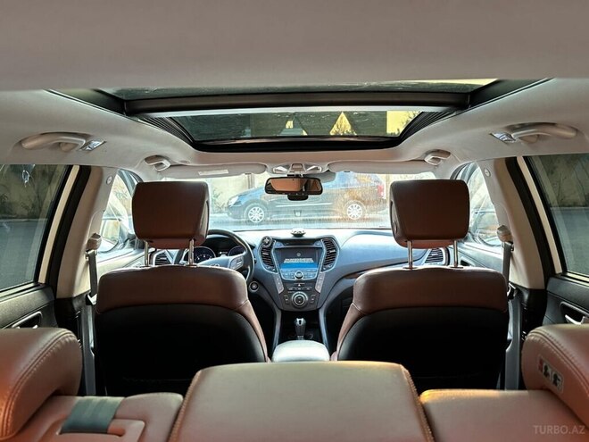 Hyundai Grand Santa Fe-14