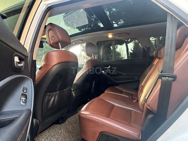 Hyundai Grand Santa Fe-15
