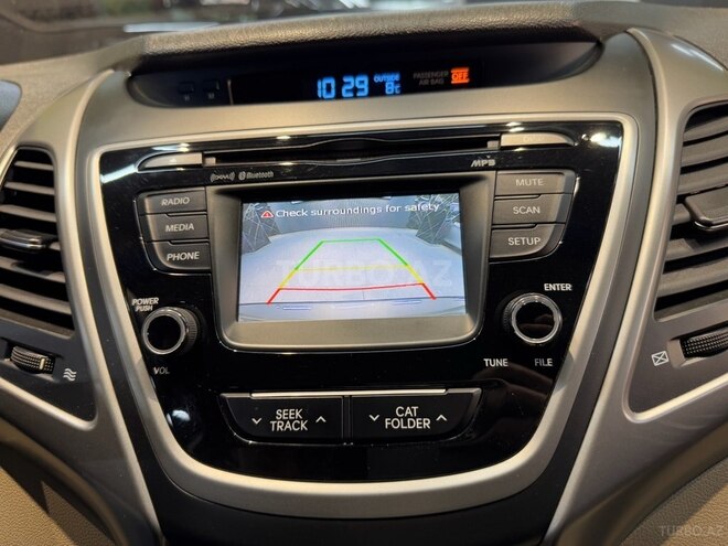 Hyundai Elantra-8