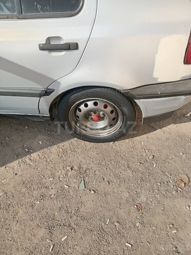 Volkswagen Golf 1994, 400,000 km - 1.6 l - Gəncə