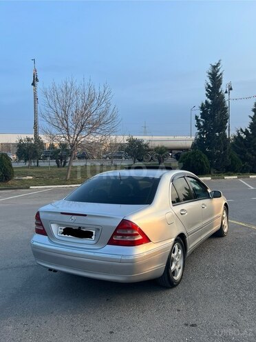 Mercedes C 240 2000, 267,000 km - 2.4 л - Bakı