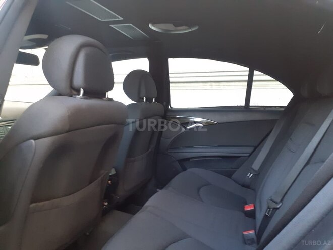 Mercedes E 220 d-8