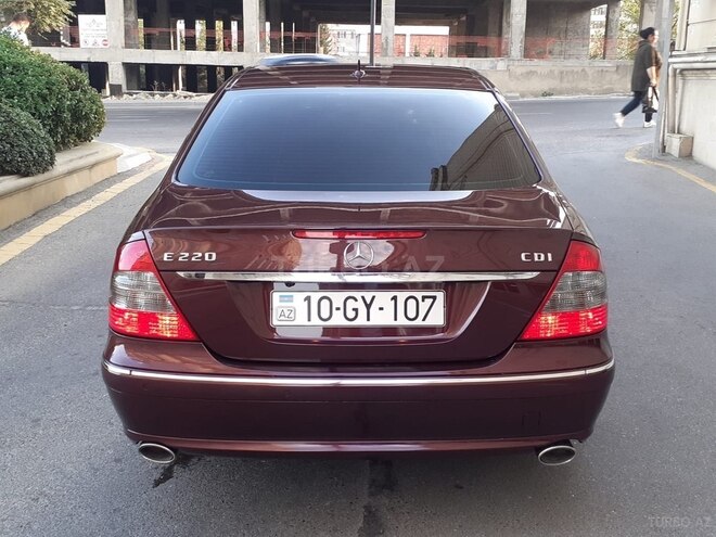 Mercedes E 220 d-10
