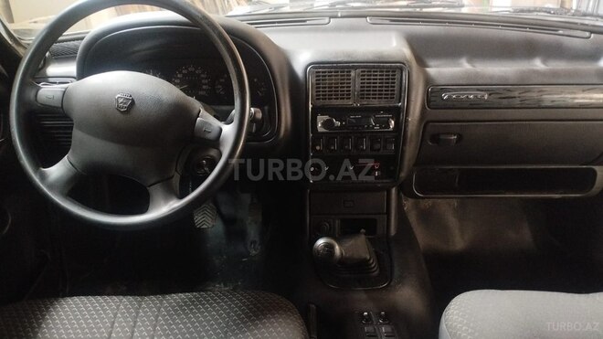 GAZ 3110 2000, 58,000 km - 2.3 л - Quba