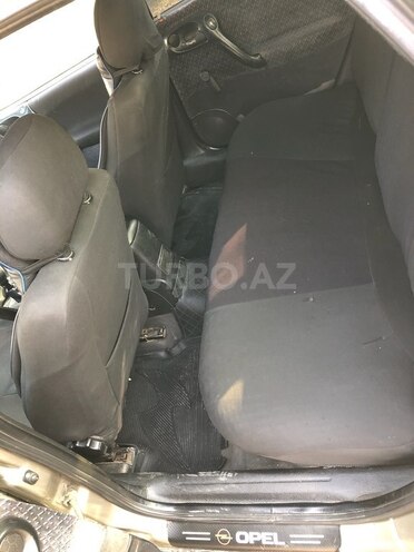Opel Vectra-13