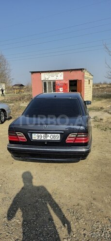 Mercedes E 220 d 2000, 689,100 km - 2.2 л - İmişli