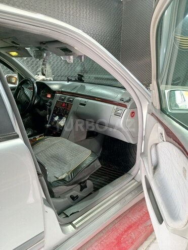 Mercedes E 220 d 1999, 250,000 km - 2.2 l - Zərdab