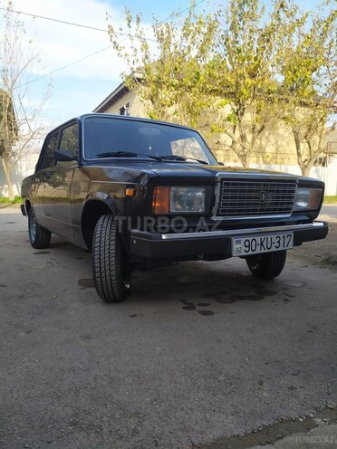 LADA (VAZ) 2107 2011, 95,000 km - 1.6 l - Salyan