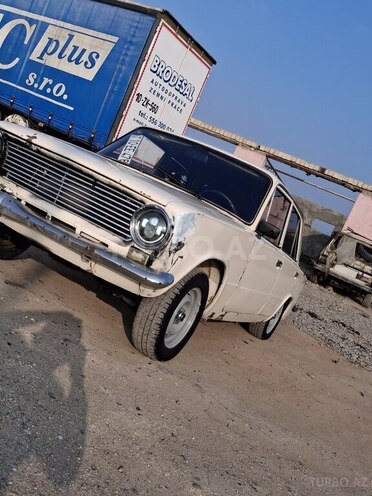 LADA (VAZ) 21011 1978, 95,000 km - 1.3 l - Salyan