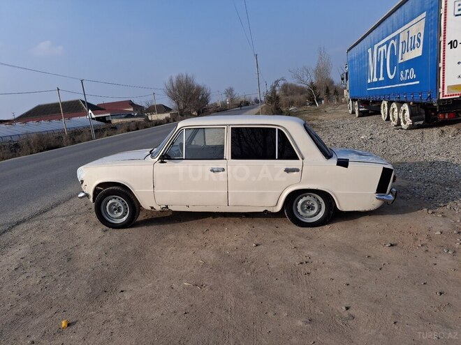 LADA (VAZ) 21011 1978, 95,000 km - 1.3 l - Salyan