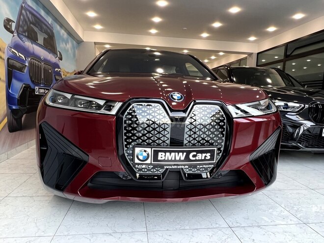 BMW iX-2