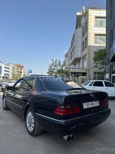 Mercedes E 230 1995, 385,000 km - 2.3 л - Bakı