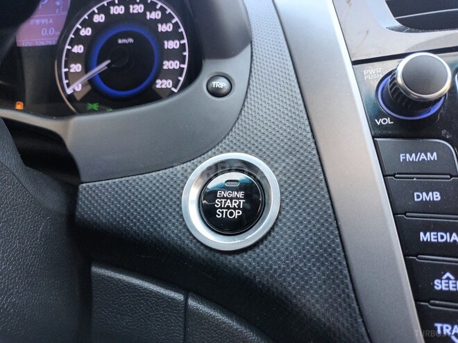 Hyundai Accent-5