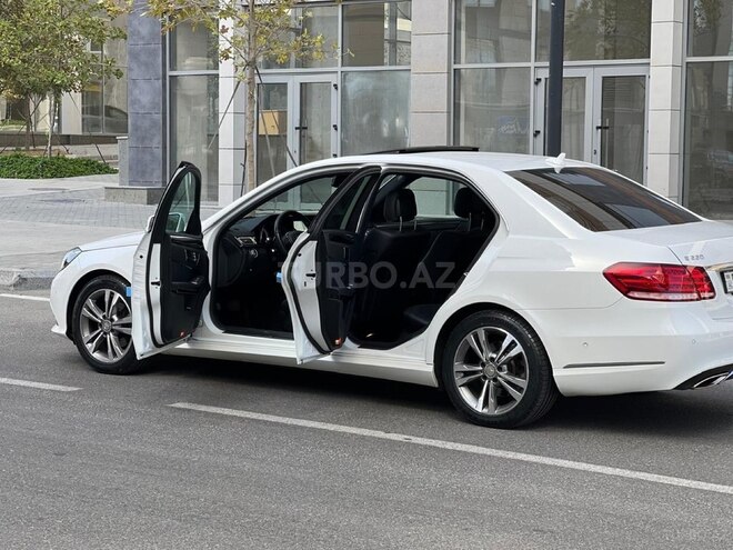 Mercedes E 220 d-3