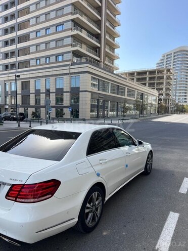Mercedes E 220 d-12