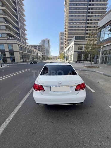 Mercedes E 220 d-6