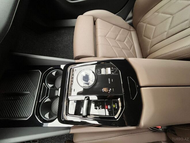BMW 520 2023, 4,200 km - 2.0 l - Bakı