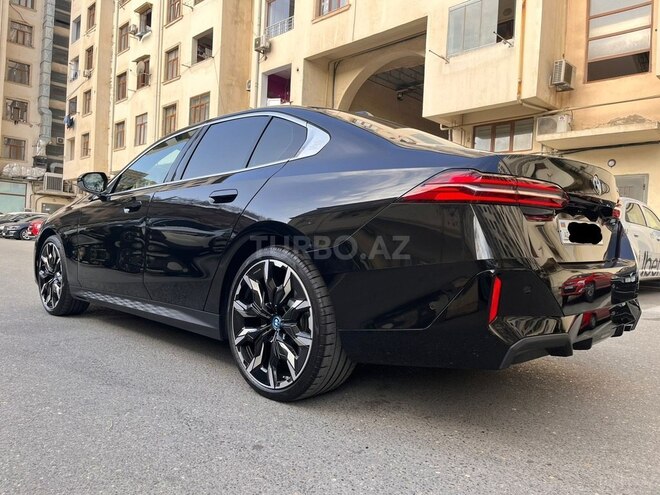BMW 520 2023, 4,200 km - 2.0 l - Bakı