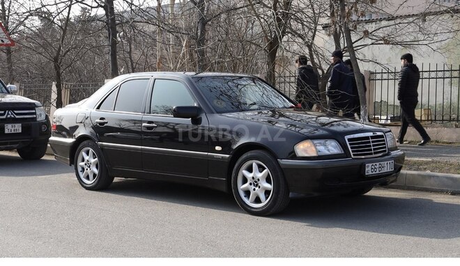 Mercedes C 180 1997, 325,000 km - 1.8 л - Yevlax