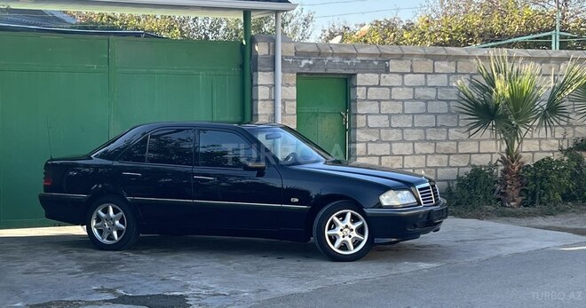 Mercedes C 180 1997, 325,000 km - 1.8 л - Yevlax