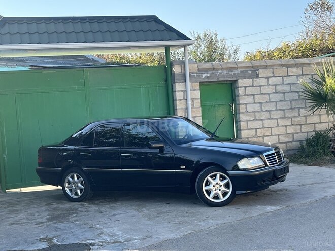Mercedes C 180 1997, 325,000 km - 1.8 л - Yevlax