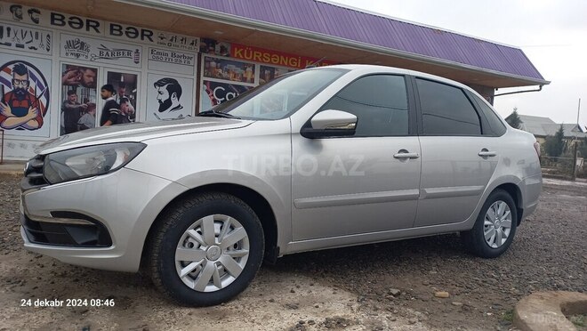 LADA (VAZ) Granta 2018, 97,000 km - 1.6 l - Salyan