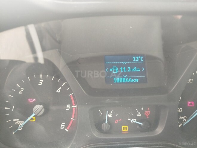 Ford Transit-10